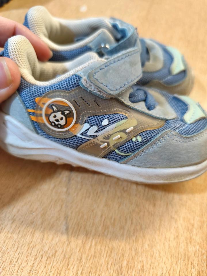 Кроссовки.Туфли.Тапочки.