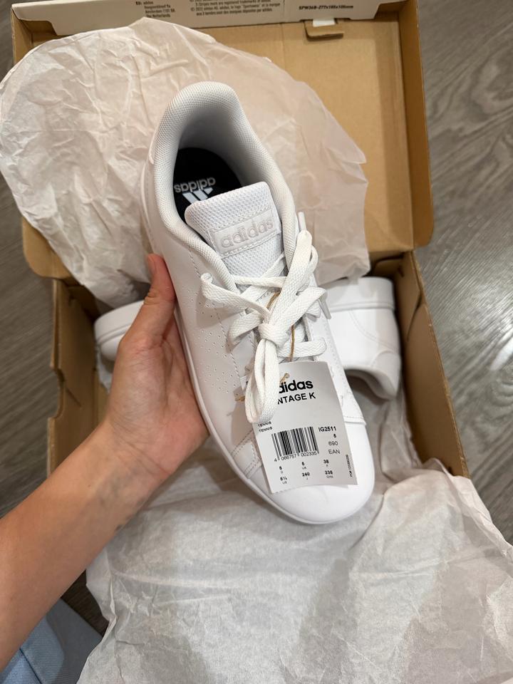 Женские кроссовки adidas