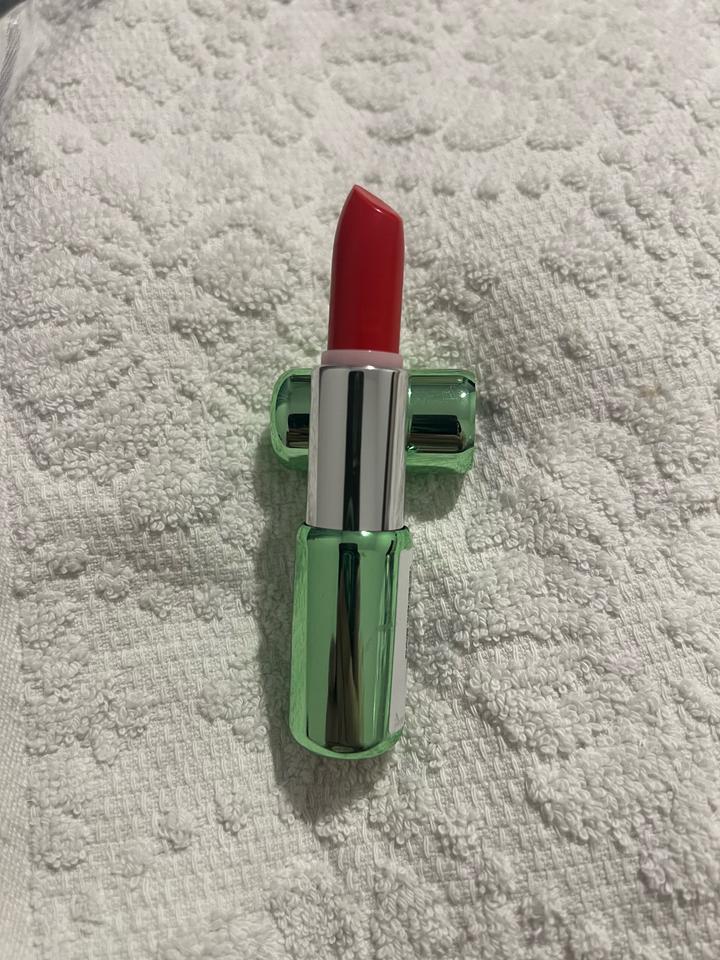 Губная помада Clinique Pop™ Longwear Lipstick Оттенок: #36 Poppy Pop.