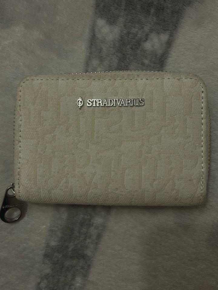 Молочный кошелёк Stradivarius