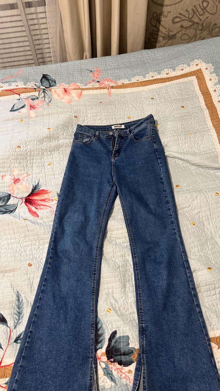 Продам джинсы клеш