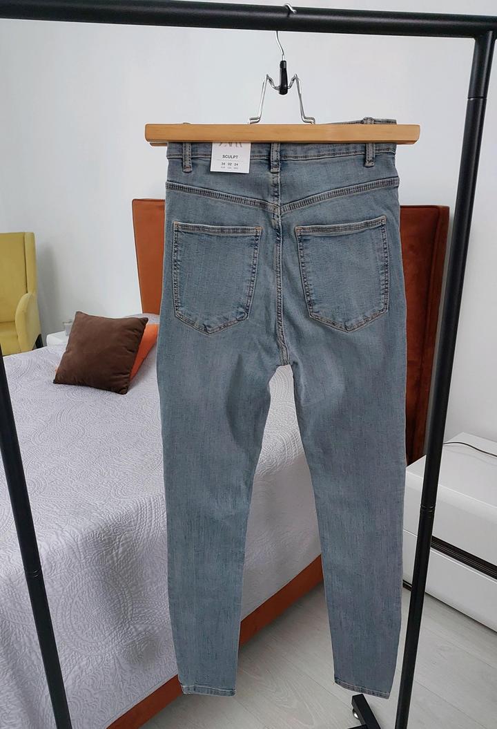 Джинсы Zara