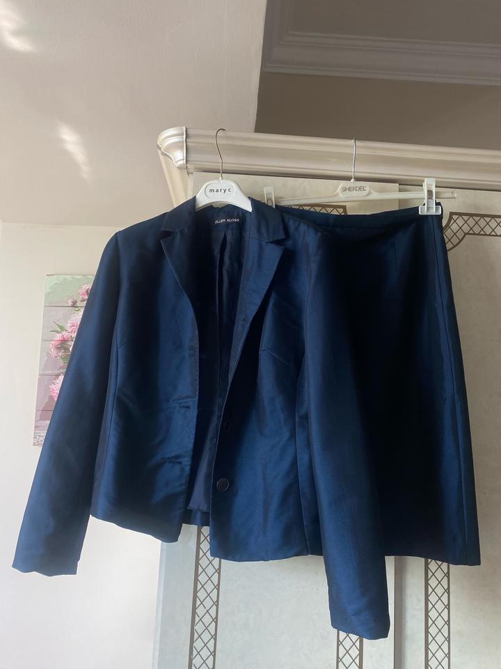 Костюм женский