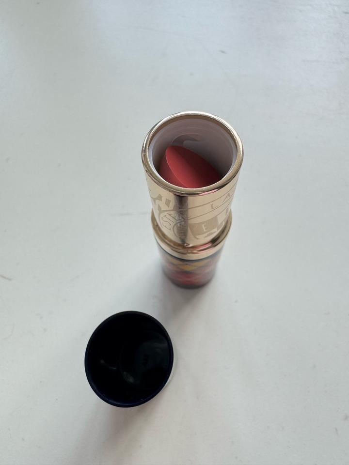 Помада Estee Lauder Limited Edition