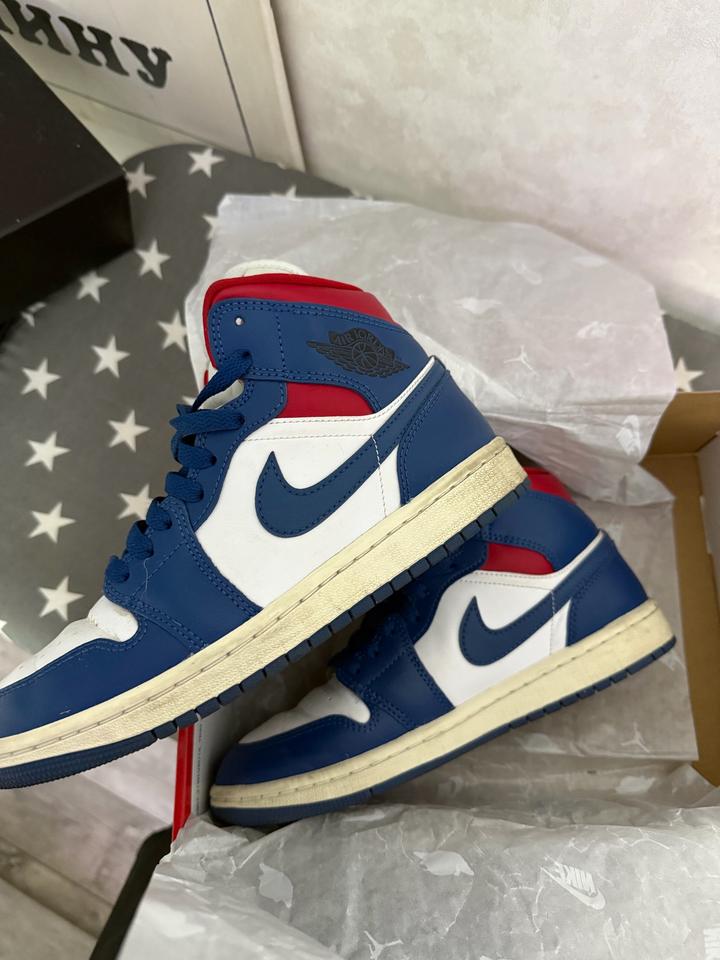 Крассовки Nike air Jordan