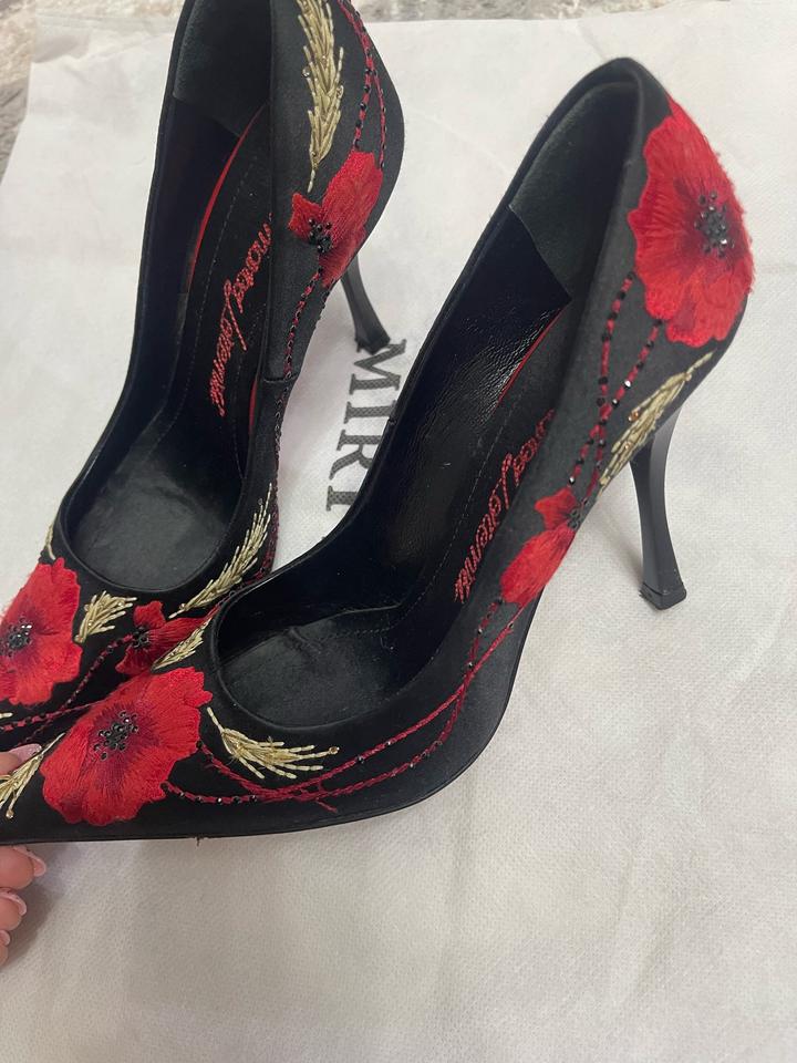 Туфли с вышивкой