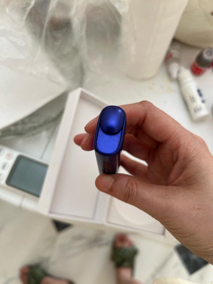 ILUMA i ONE в цвете Electric Purple.