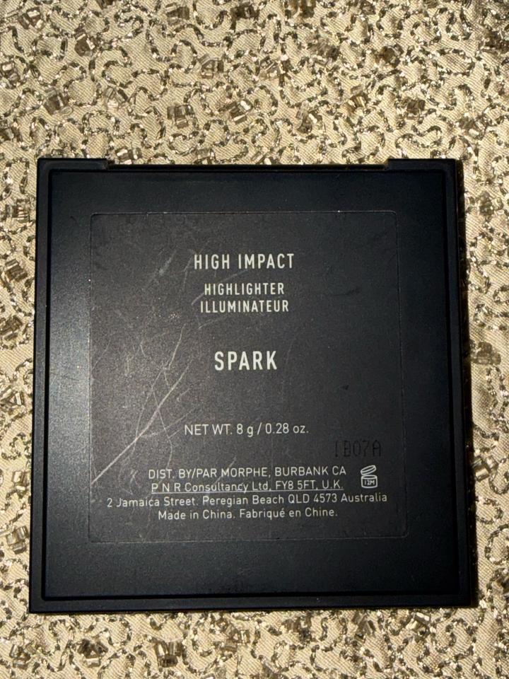Morphe хайлайтер в оттенке Spark