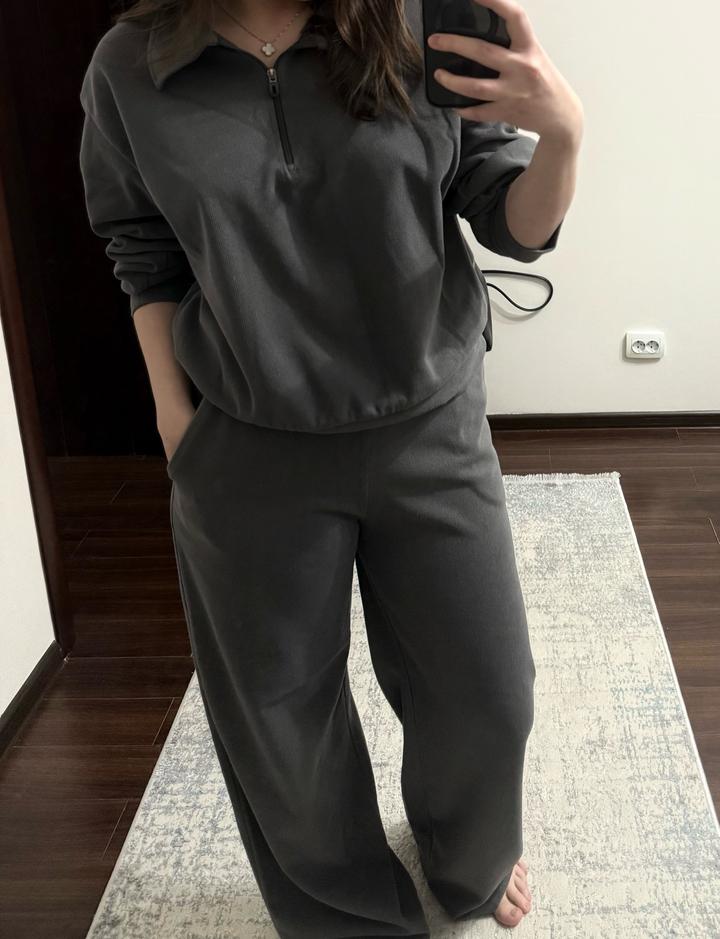 Двойка серая