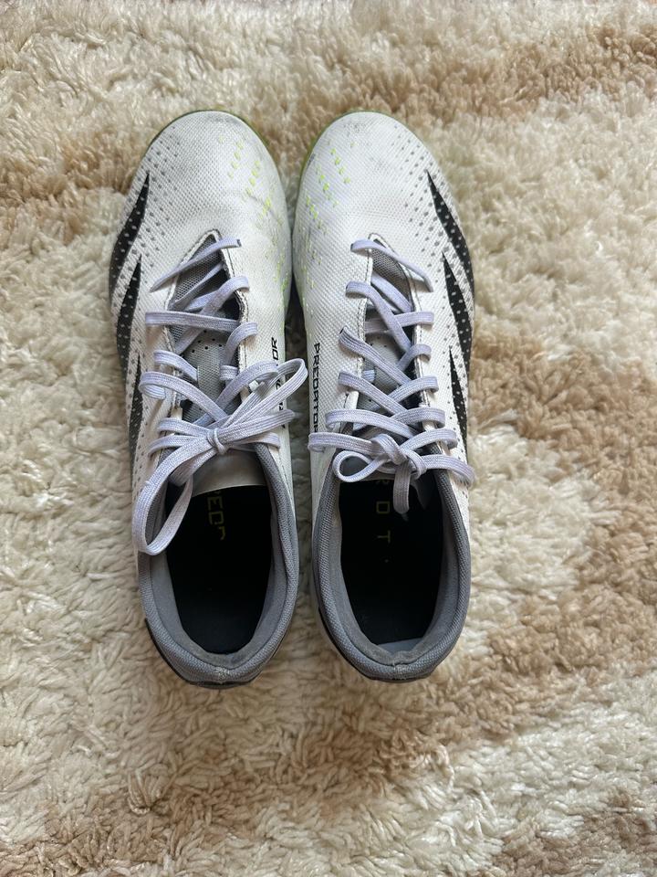 Бутсы, сороножки для футбола Adidas Predator Accuracy.3