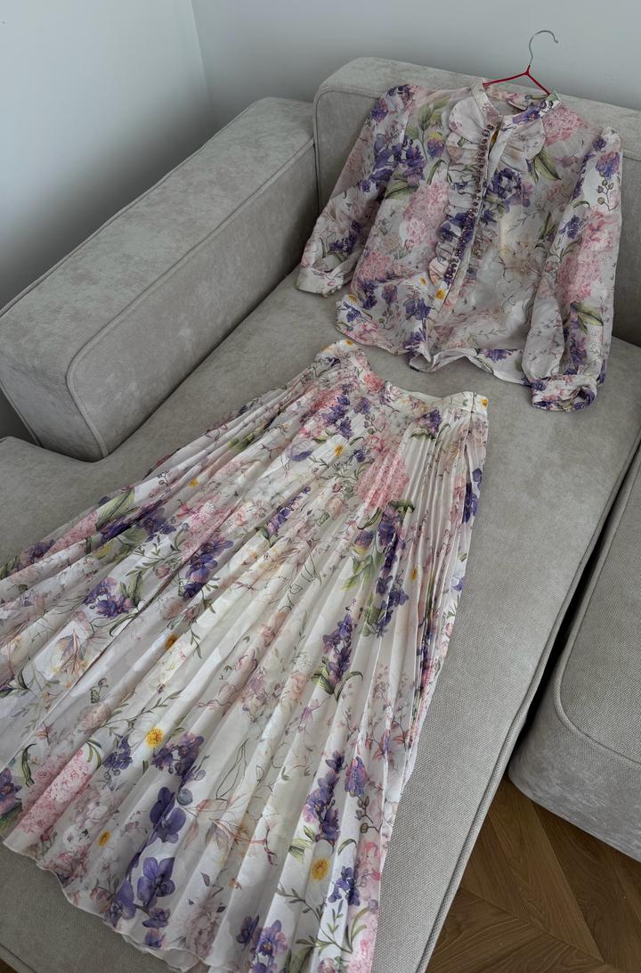 Блузка и юбка