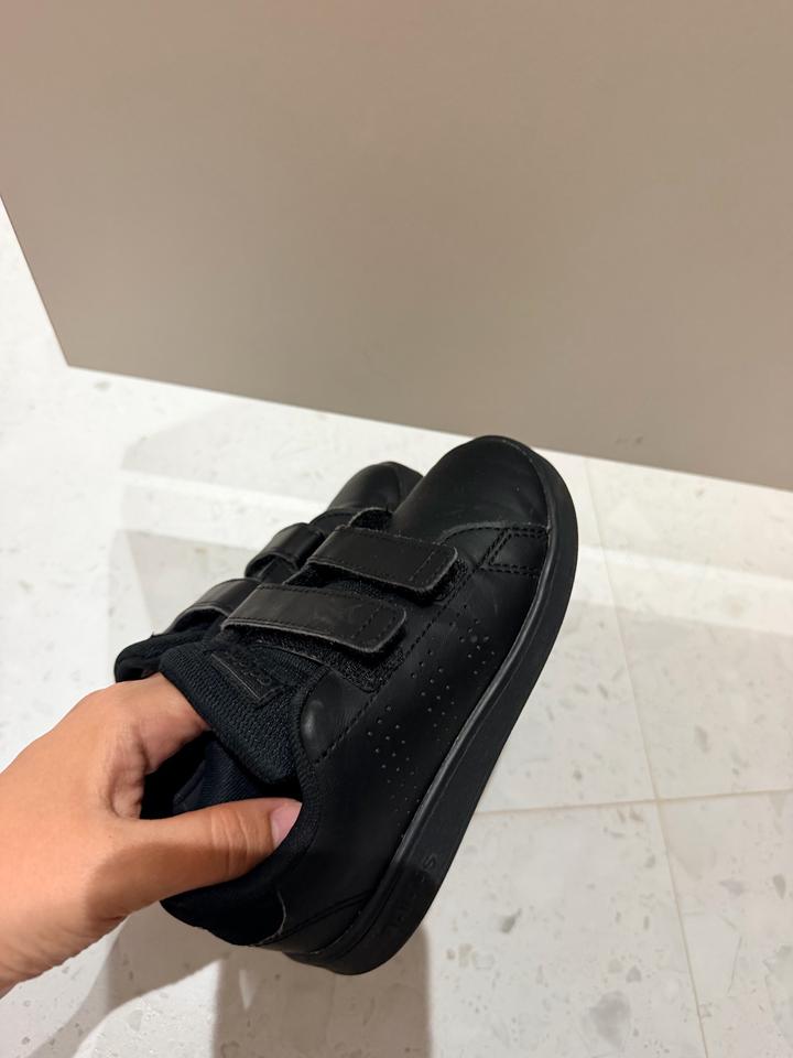 Кроссовки Adidas
