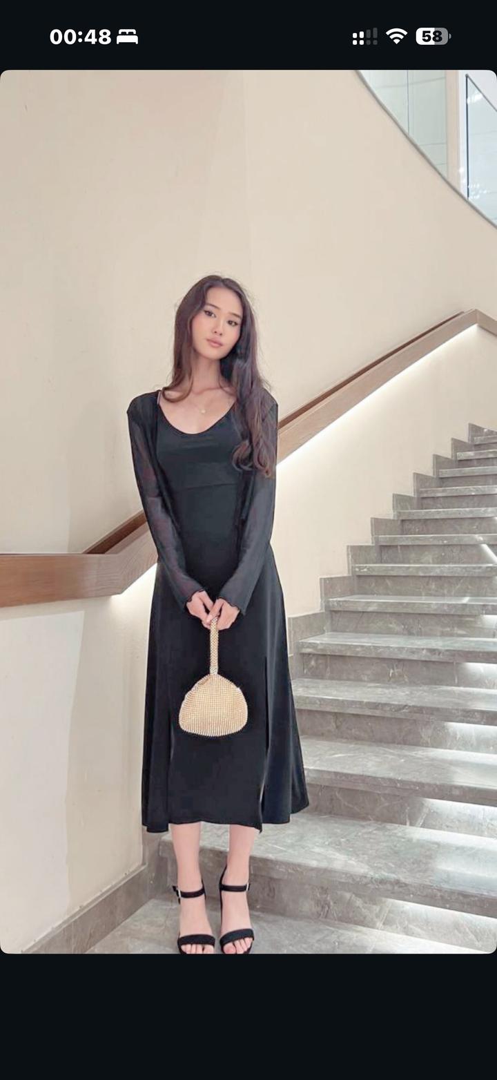 Платье трансформер. На бретельках. С открытой спинкой. Вырезом с двух сторон.