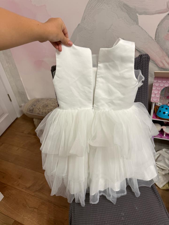 Белое платье