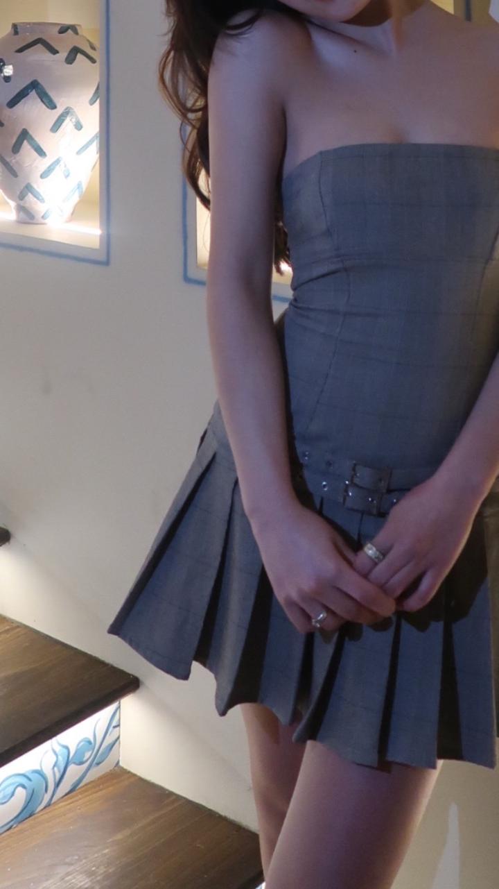 Платья BERSHKA