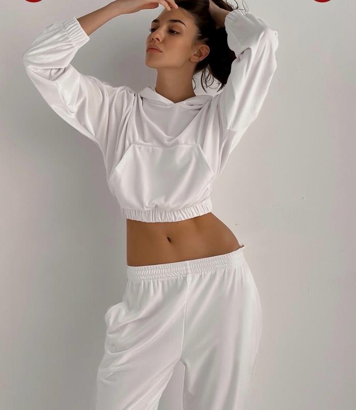 Спортивный костюм из велюра