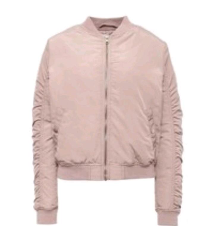 Продам курточку, бомбер