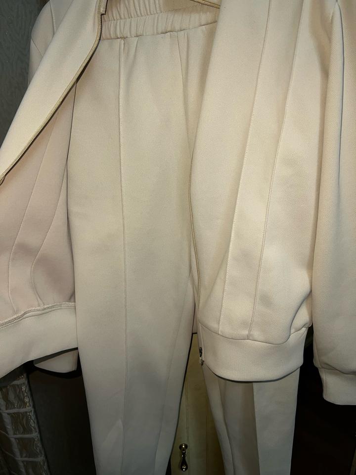 Повседневная бежевая двойка