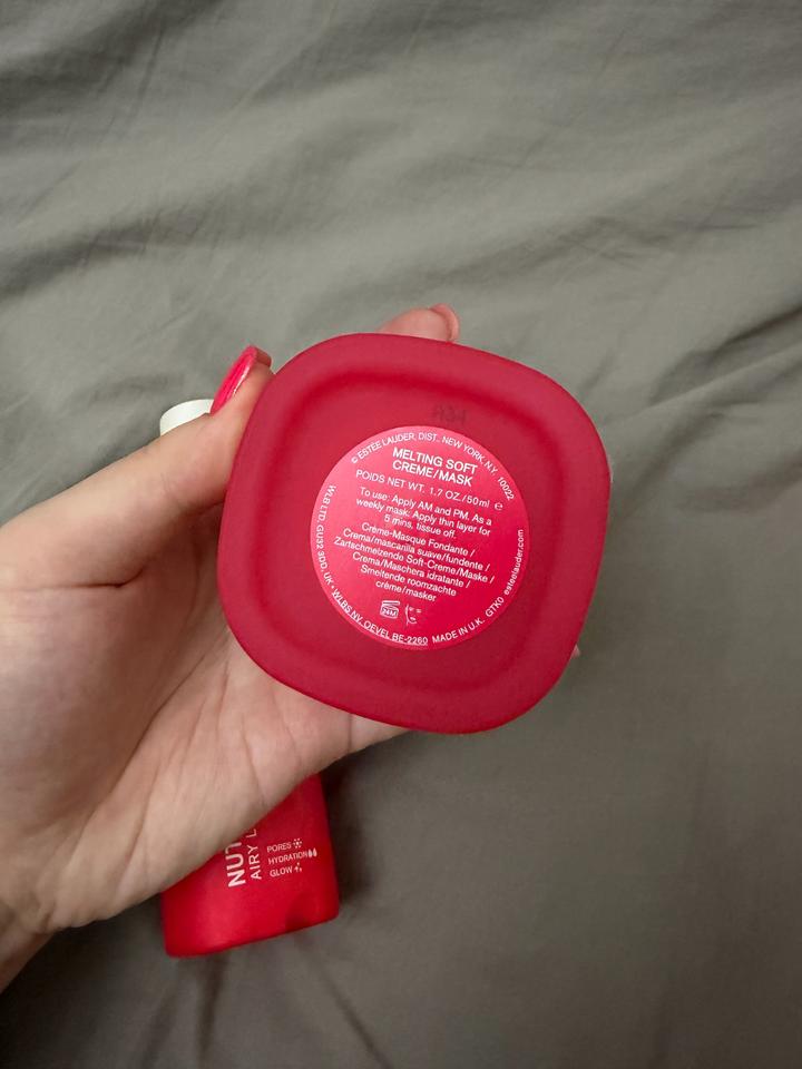 ESTEE LAUDER nutritious airy