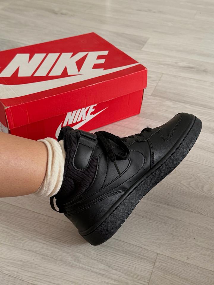 Кроссовки Nike