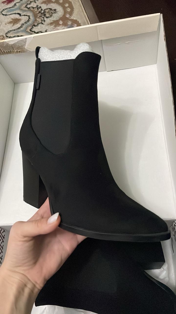 Черные ботильоны от kari