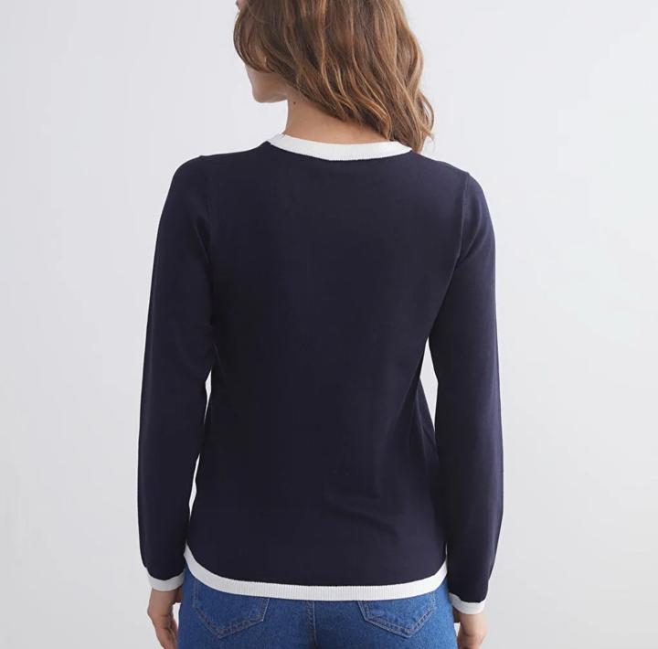 Женский трикотажный свитер