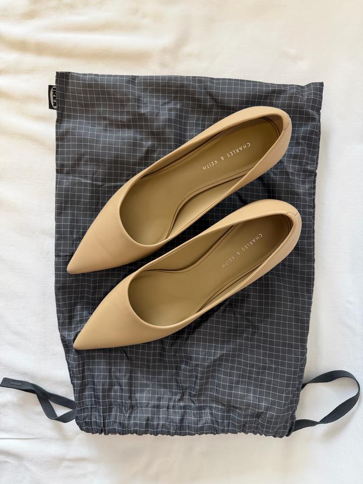 Туфли лодочки Charles and Keith