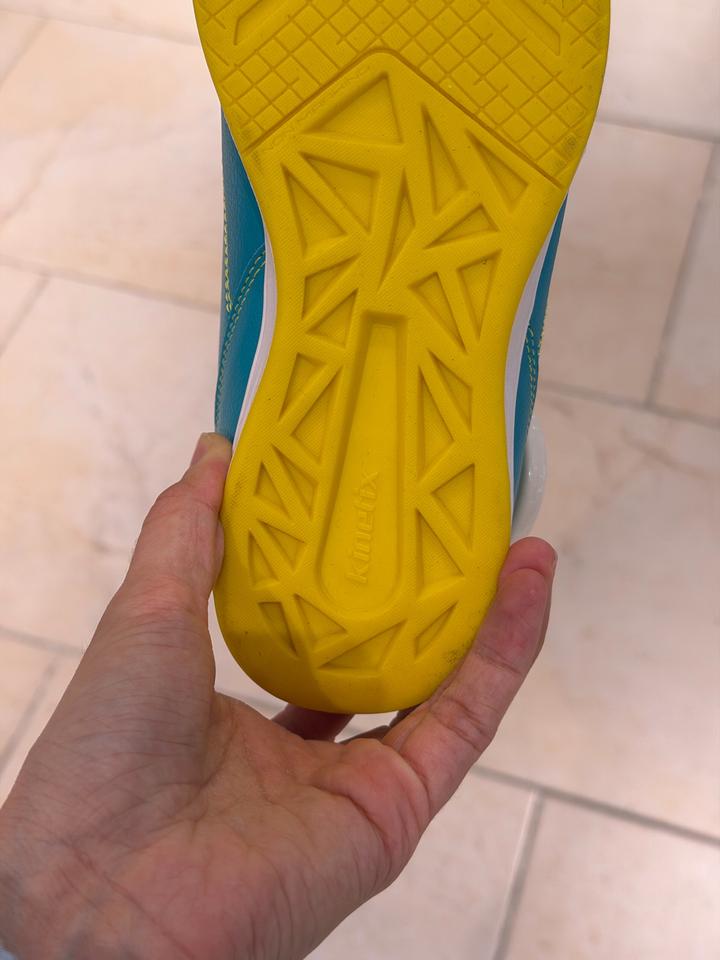 Кроссовки детские