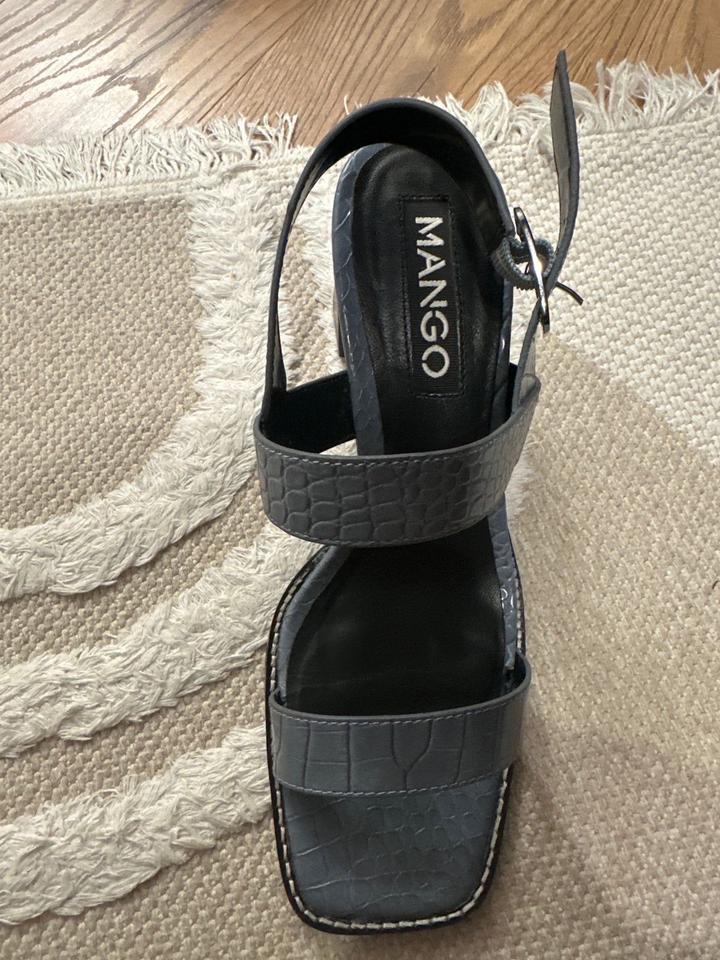 Босоножки Mango