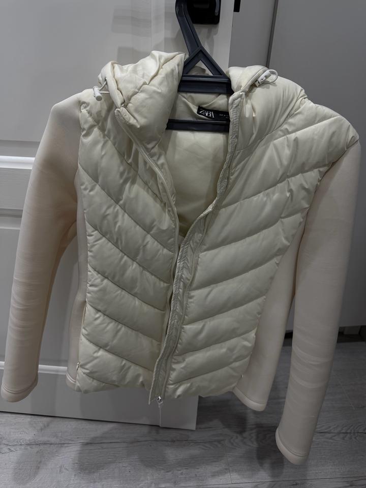 новая легкая куртка зара