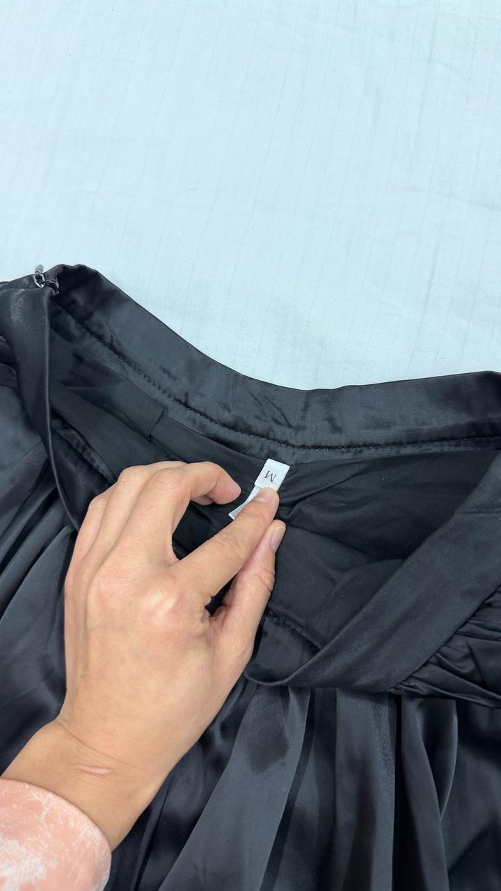 Черная мини юбочка атлас, размер S-M