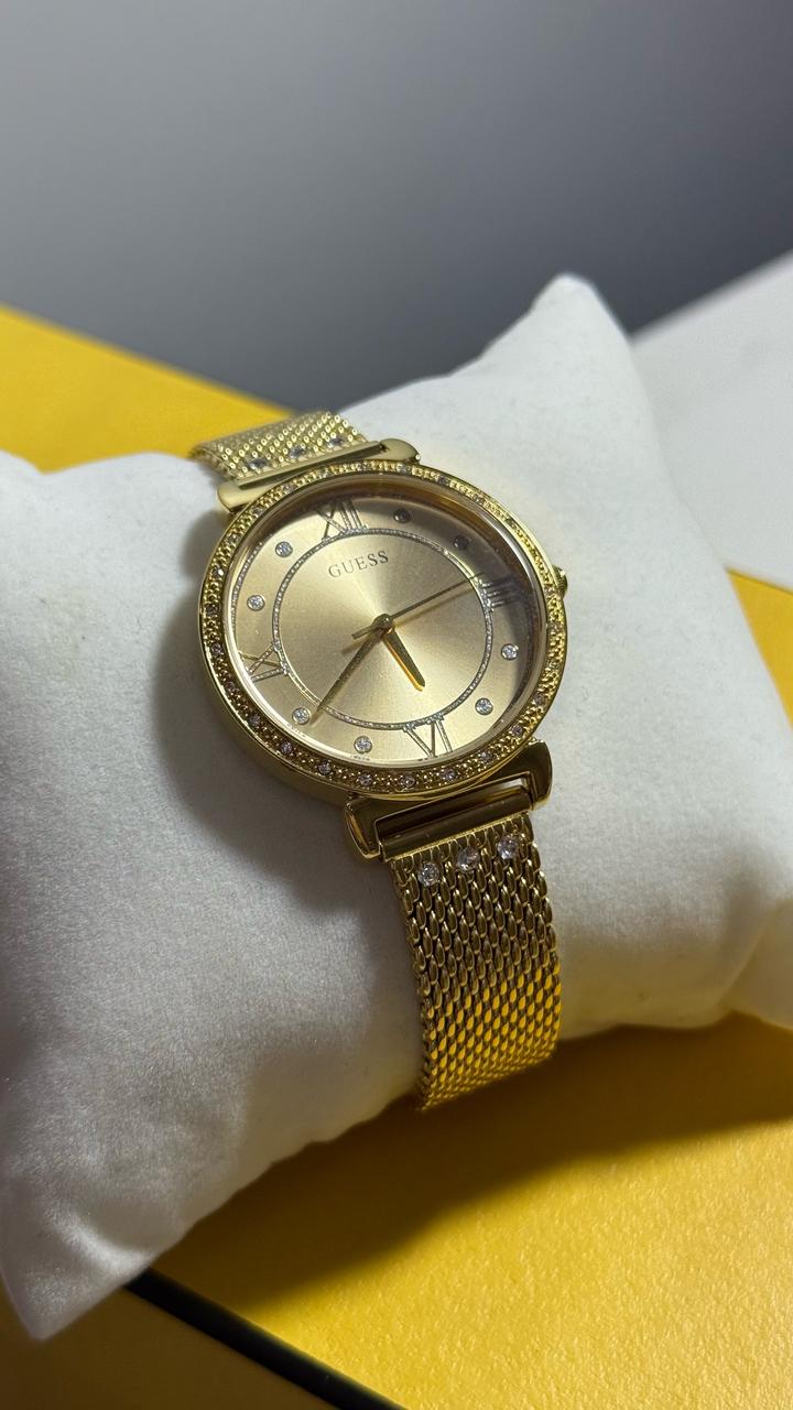 Часы Guess