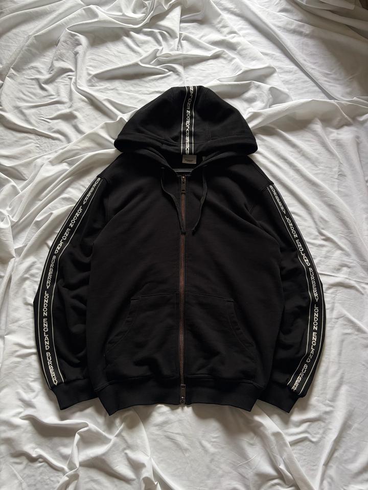 Burberry zip