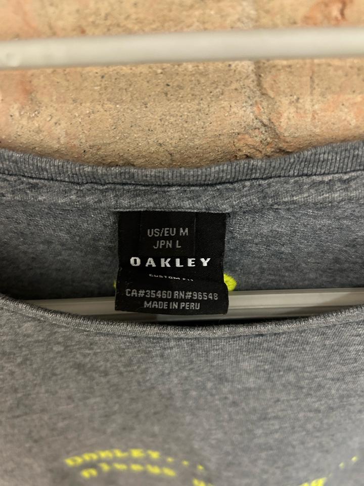 Винтажная тишка Oakley “Always updating”
