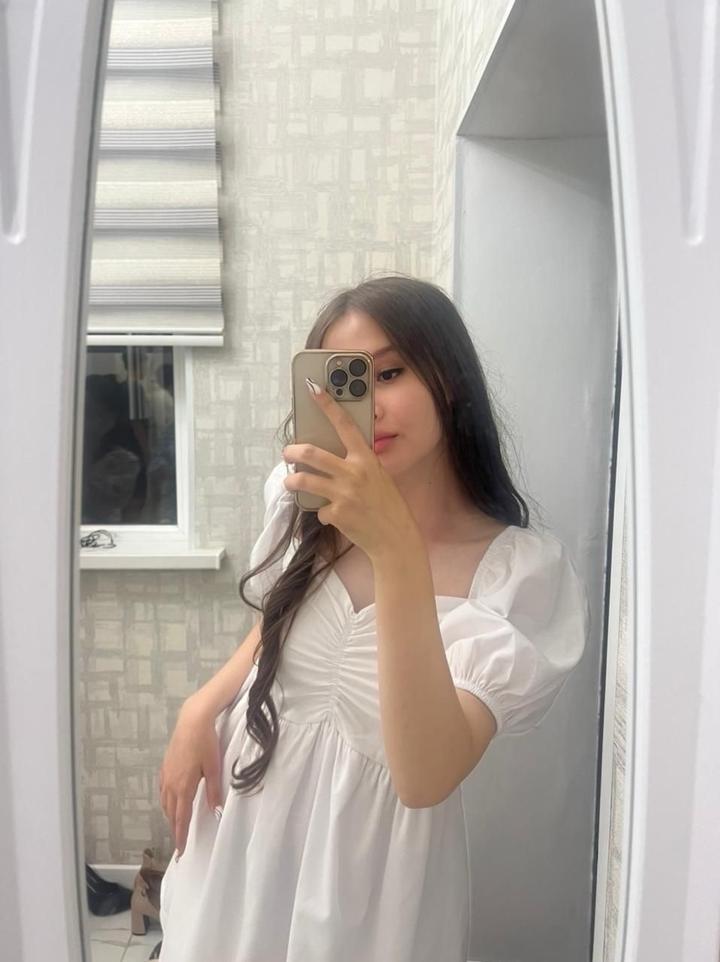 Белое мини платье