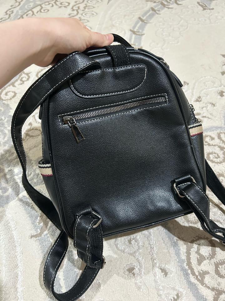 черный рюкзак