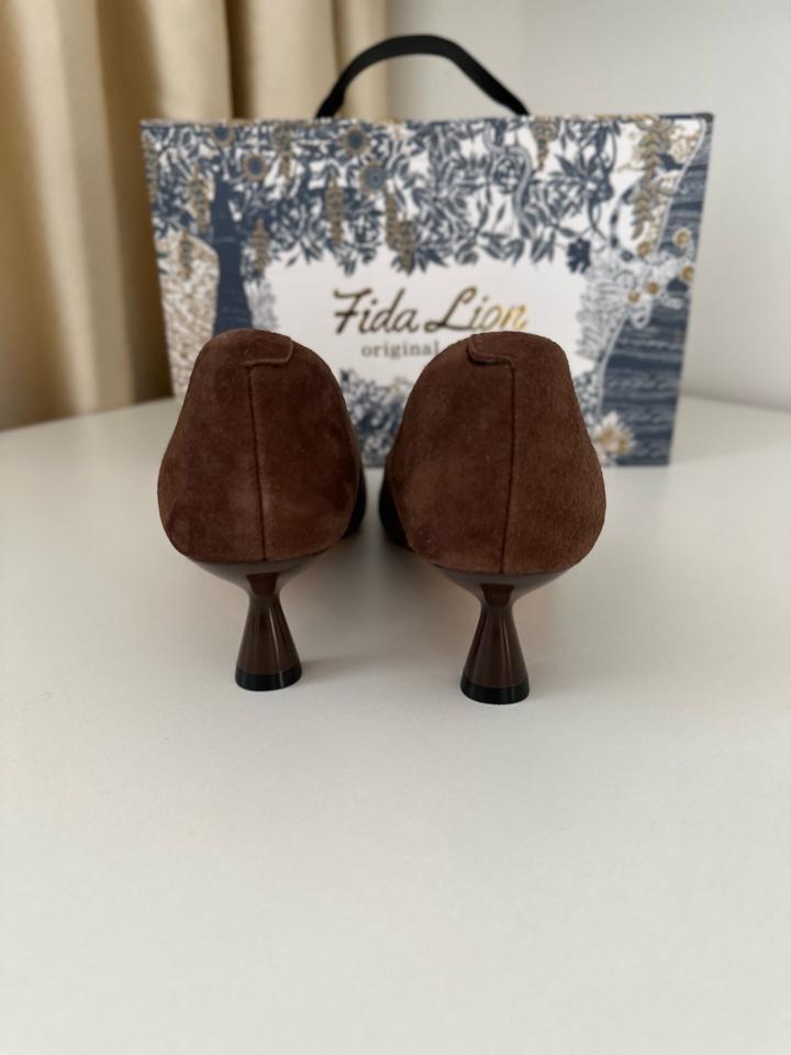 замшевые туфли