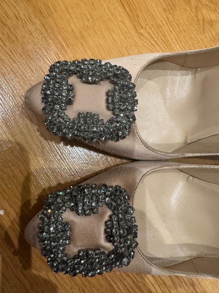 Туфли-лодочки Manolo Blahnik Hangisi