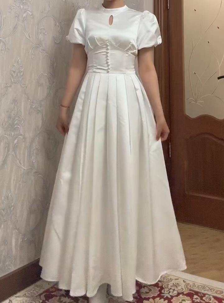 Белое платье