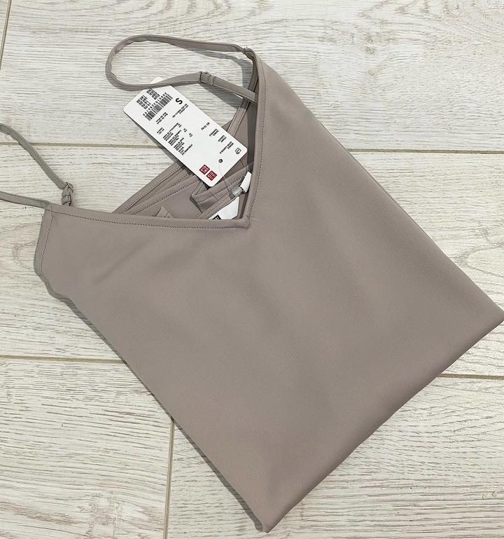 Атласная майка Uniqlo