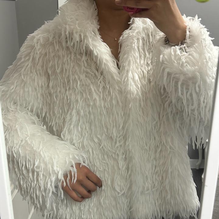 Трендовая шубка искусственная