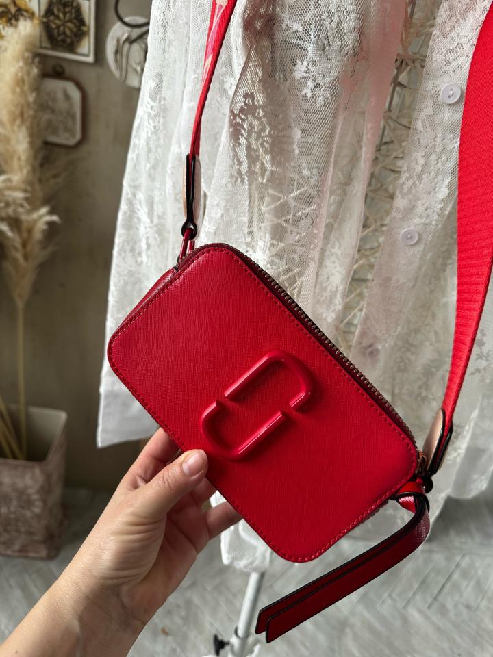 Сумка Marc Jacobs Snapshot — statement в красном