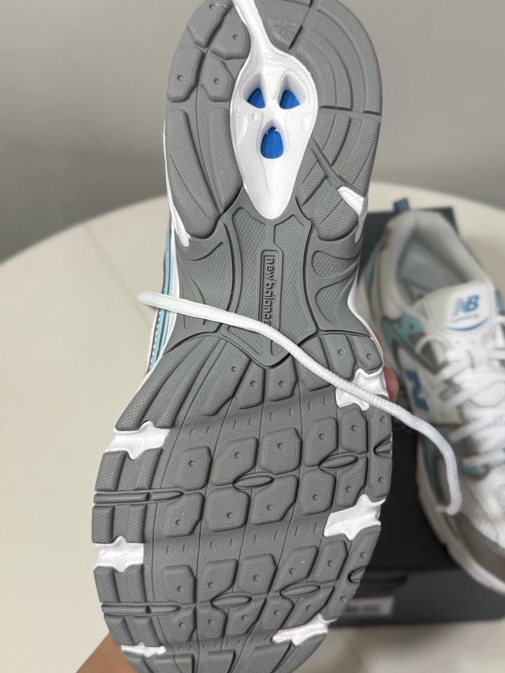 Продам кроссовки new balance