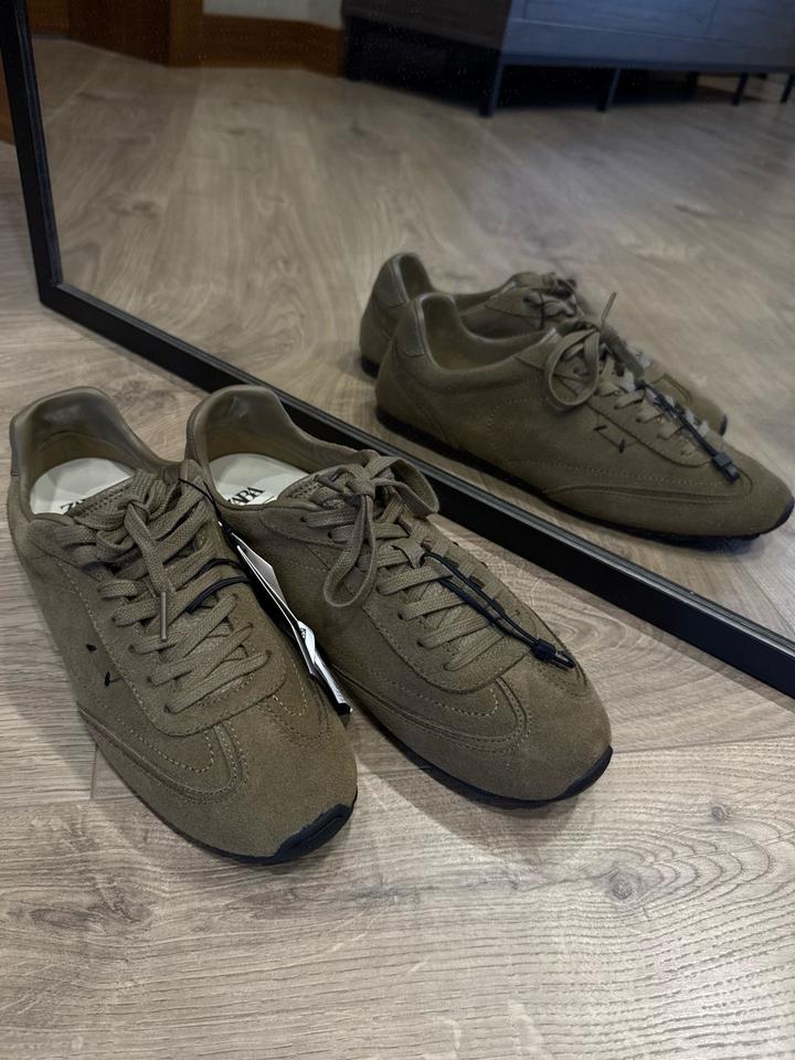 Кроссовки Zara