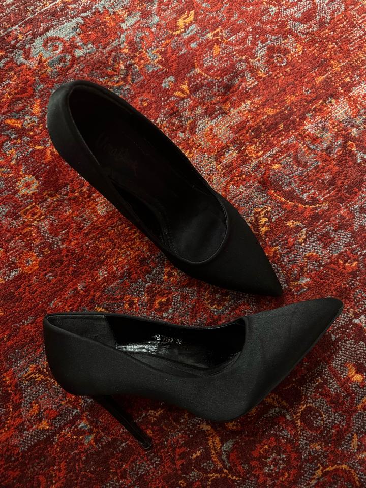 Атласные туфли