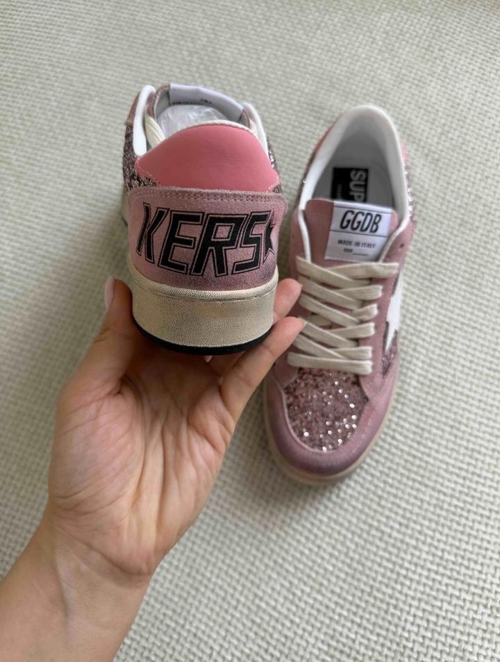 модные кроссовки для женщин