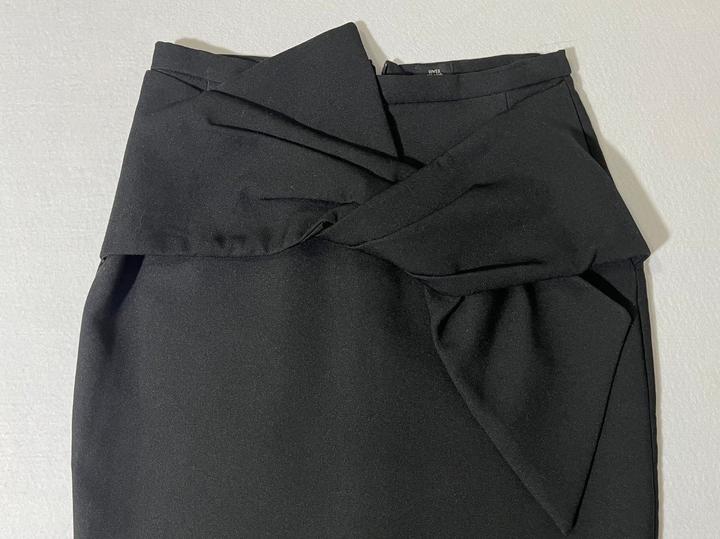 Новая юбка размер между 44 и 46 талия 67-69 см чёрная офисная карандаш футляр