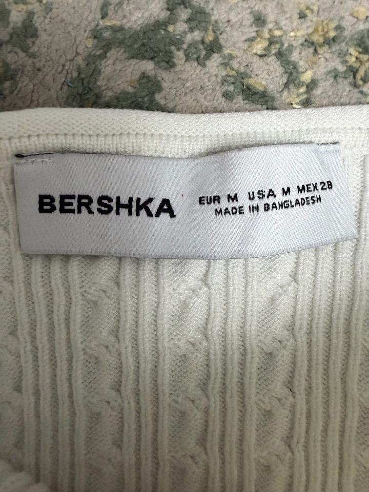 Топ Bershka