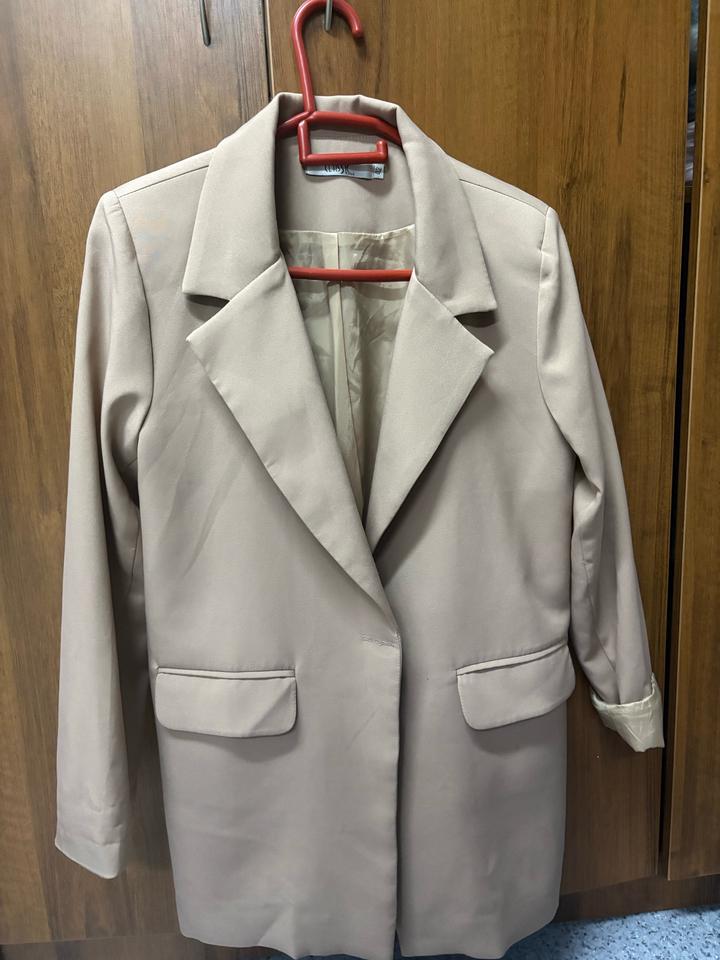 Бежевый Костюм