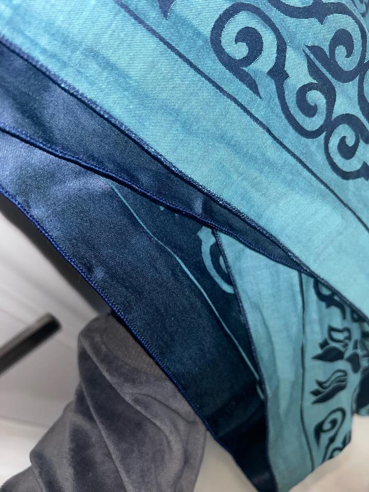 Палантин с казахскими орнаментами